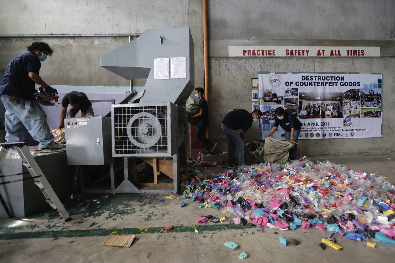 Productos falsificados como se destruyen maquinaria